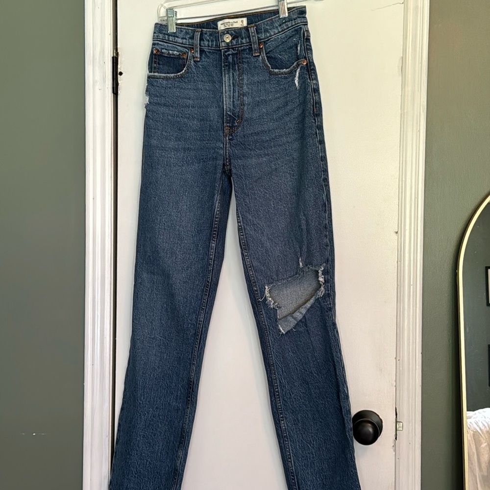 Abercrombie 90’s high rise jeans